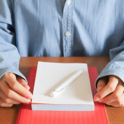 計畫在今年 10 月進入日本語學校就讀的學生,現在已進入關鍵的「遞件倒數期」